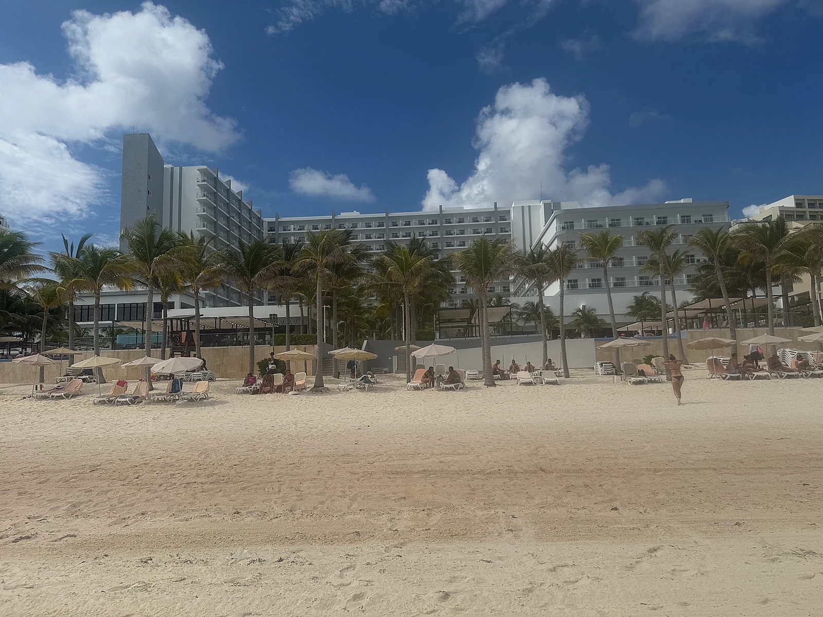 Guide of vacation dreamers hiking swiming and beach