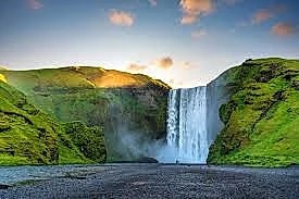 Exploring Iceland’s Natural Wonders: A Journey Through the Blue Lagoon, Golden Circle, and Majestic Waterfalls